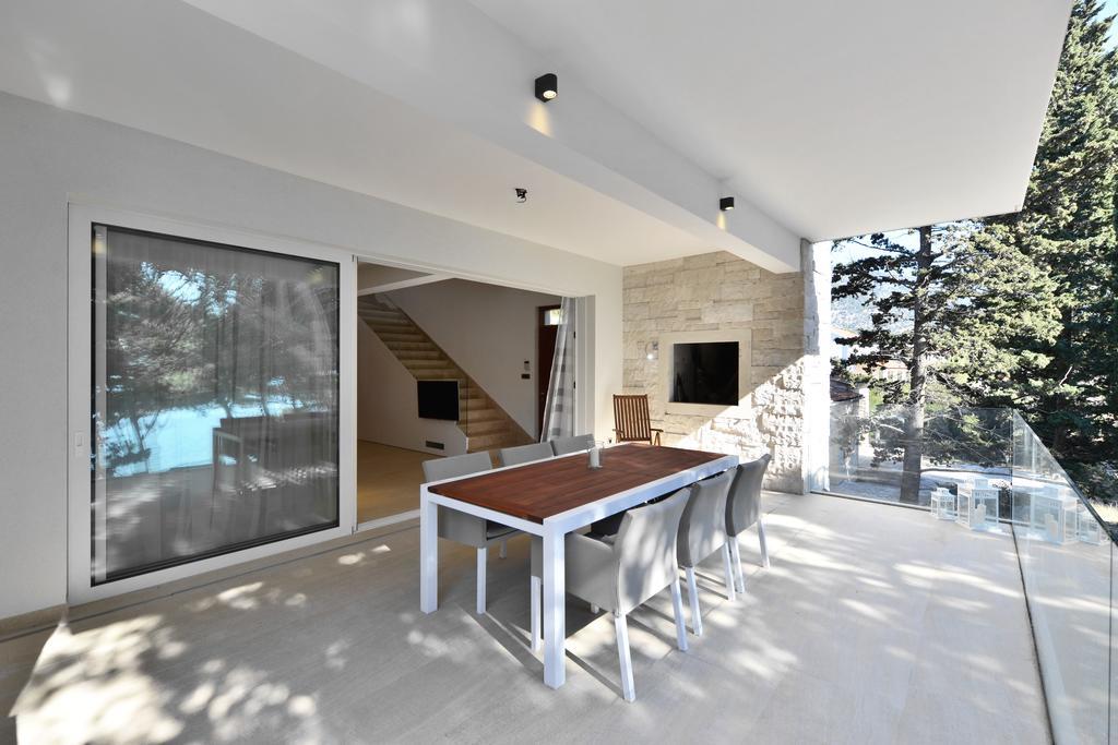 Chiponsky One - 5 Star Beachfront Property Bol Buitenkant foto