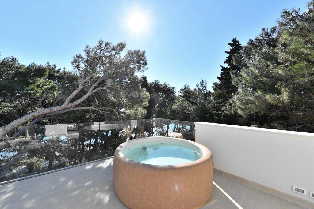 Chiponsky One - 5 Star Beachfront Property Bol Buitenkant foto