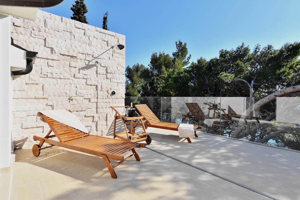 Chiponsky One - 5 Star Beachfront Property Bol Buitenkant foto